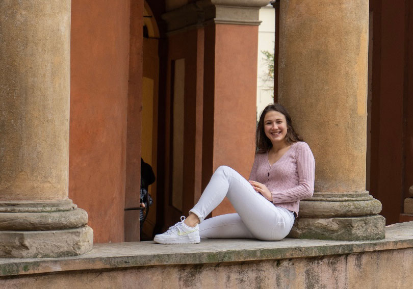 Camille Hegy, étudiante 3ème année de licence AES en mobilité Erasmus+ à Bologne
